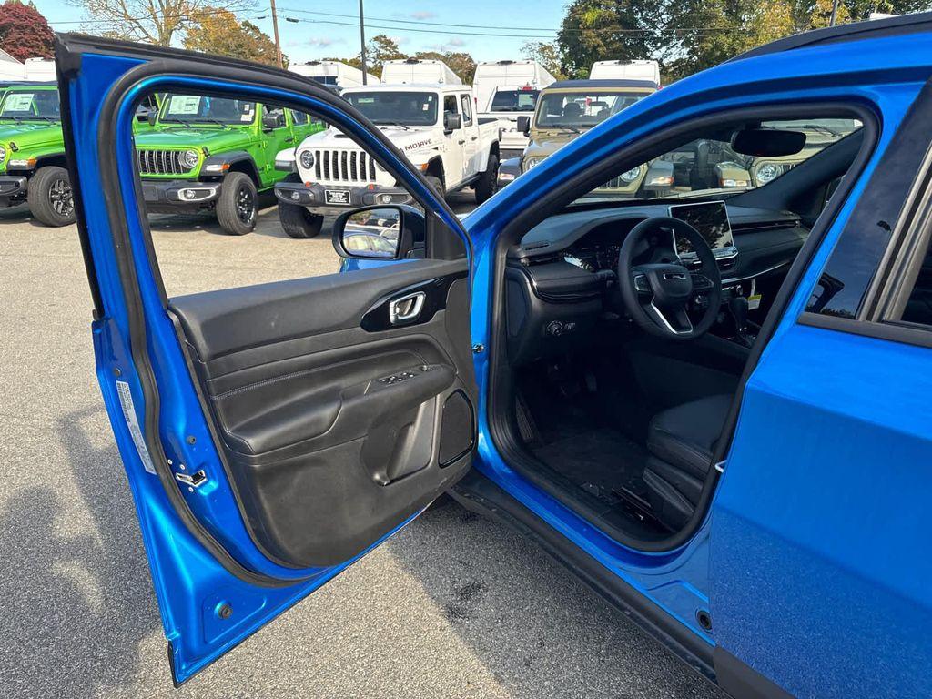 new 2026 Jeep Compass car, priced at $33,284