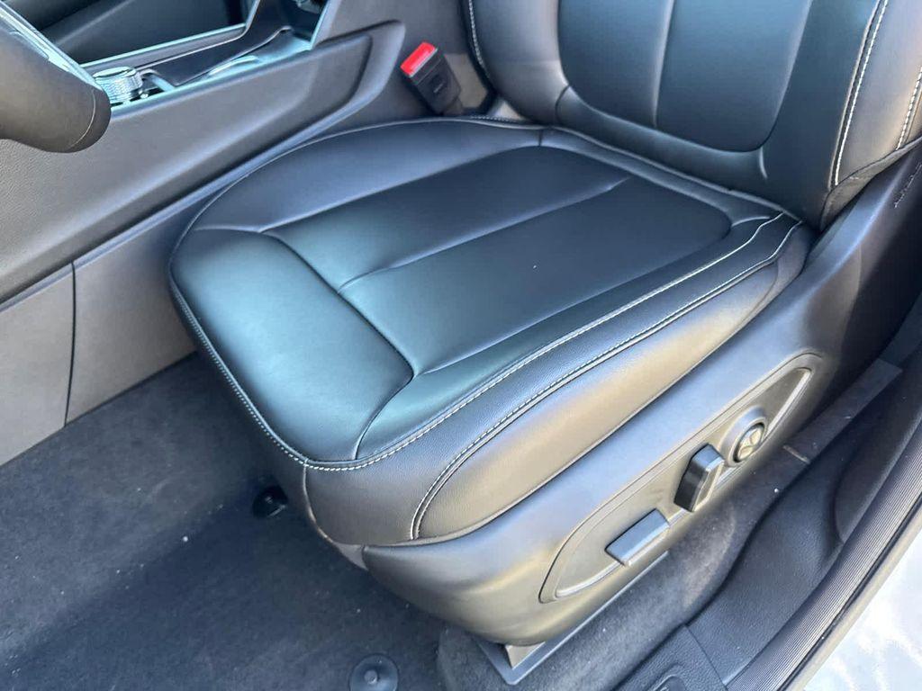 new 2025 Jeep Grand Cherokee car, priced at $45,548