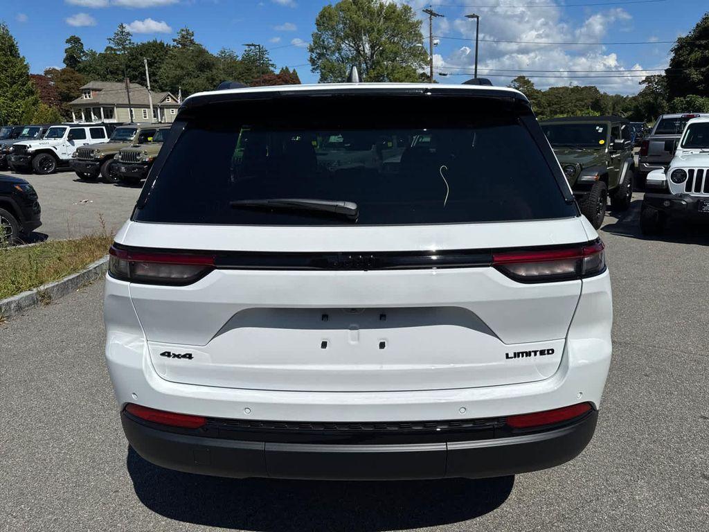 new 2025 Jeep Grand Cherokee car, priced at $45,548