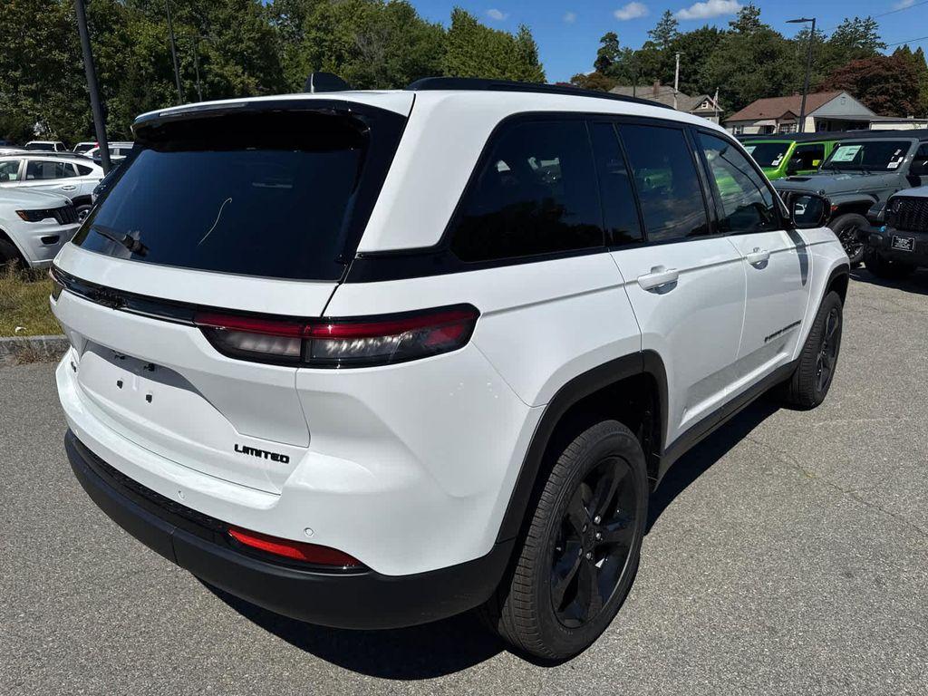 new 2025 Jeep Grand Cherokee car, priced at $45,548