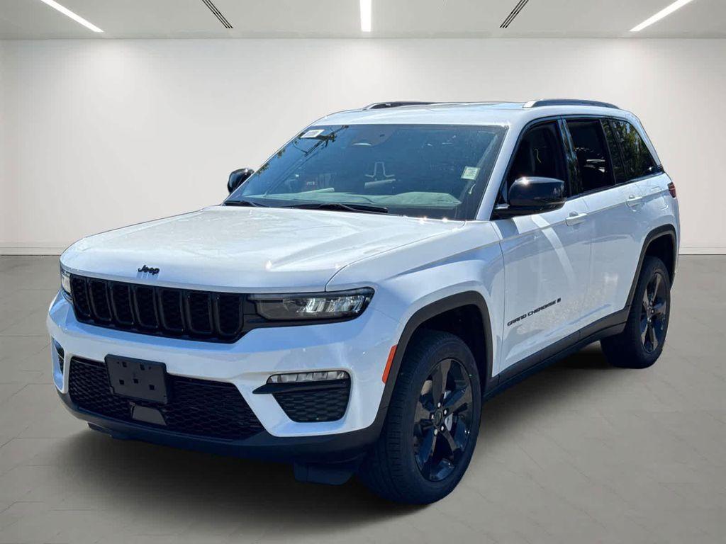 new 2025 Jeep Grand Cherokee car, priced at $45,548