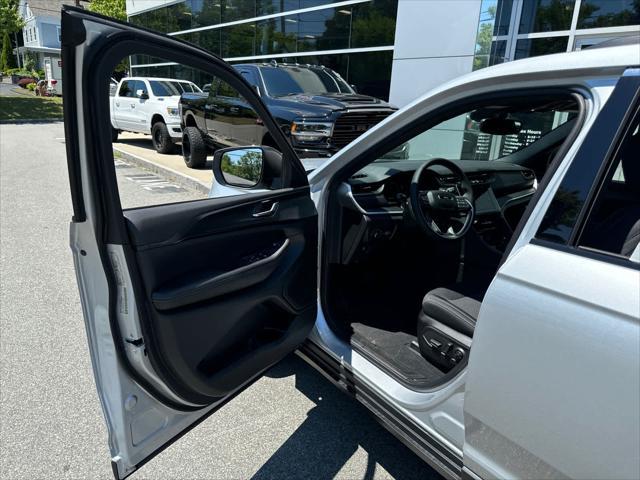 new 2024 Jeep Grand Cherokee L car, priced at $33,821