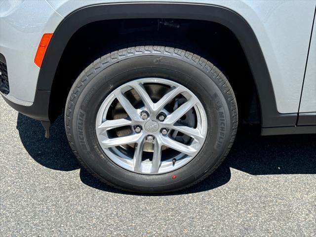 new 2024 Jeep Grand Cherokee L car, priced at $33,821
