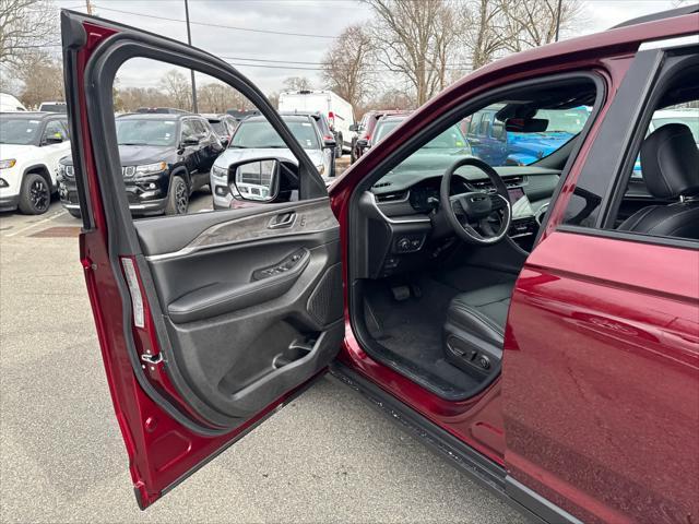 new 2025 Jeep Grand Cherokee car, priced at $38,716