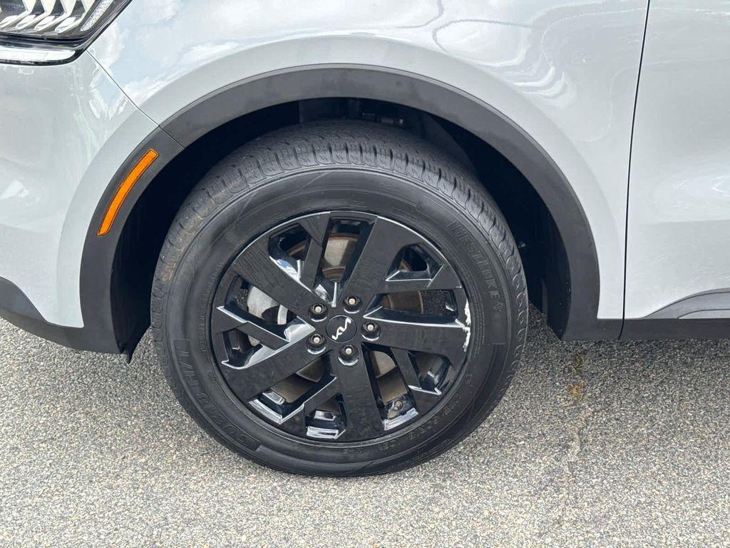 used 2023 Kia Sorento car, priced at $25,900