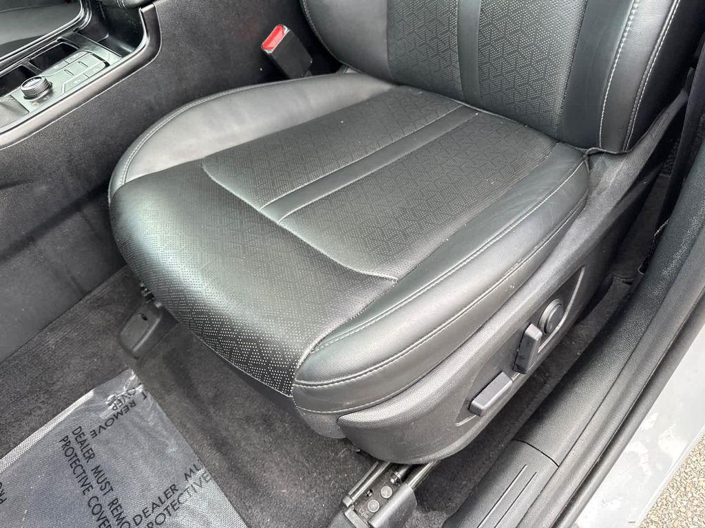 used 2023 Kia Sorento car, priced at $25,900