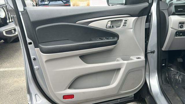 used 2022 Honda Pilot car, priced at $32,300