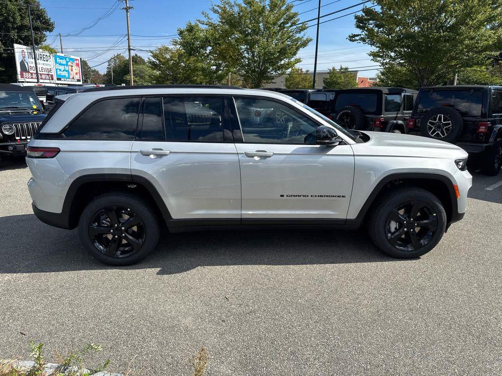 new 2025 Jeep Grand Cherokee car, priced at $46,089