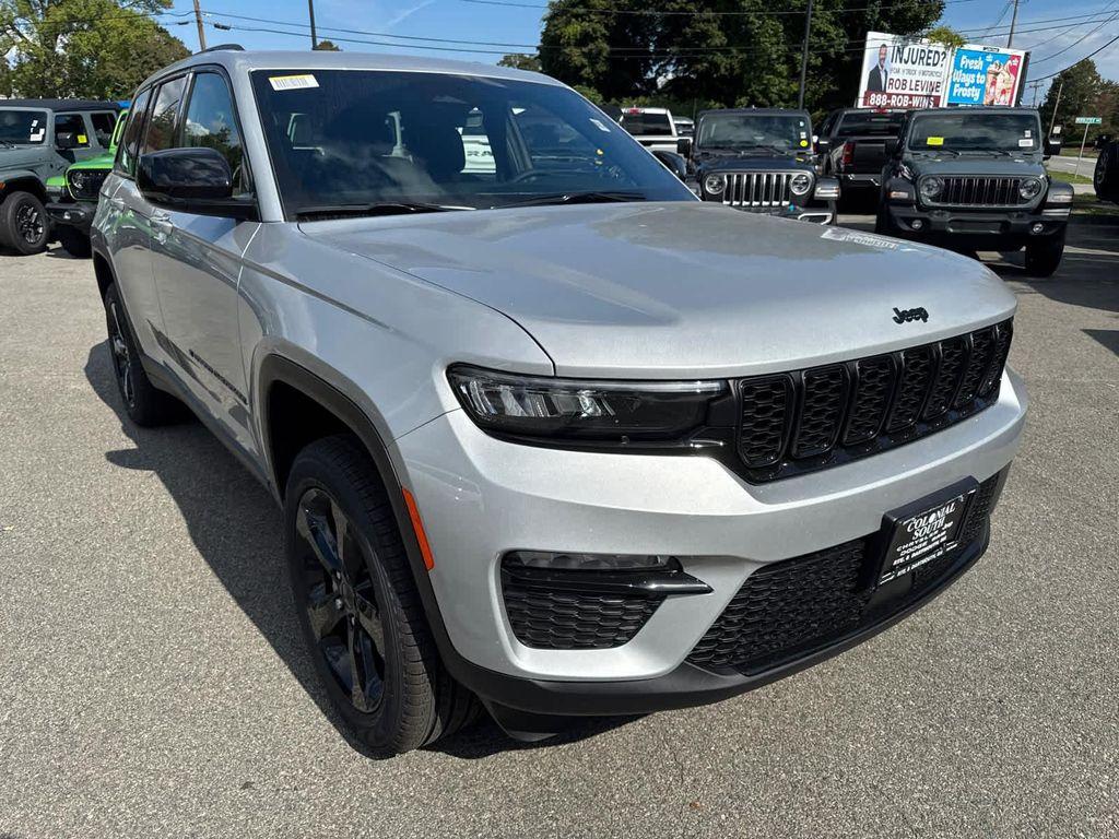 new 2025 Jeep Grand Cherokee car, priced at $46,089