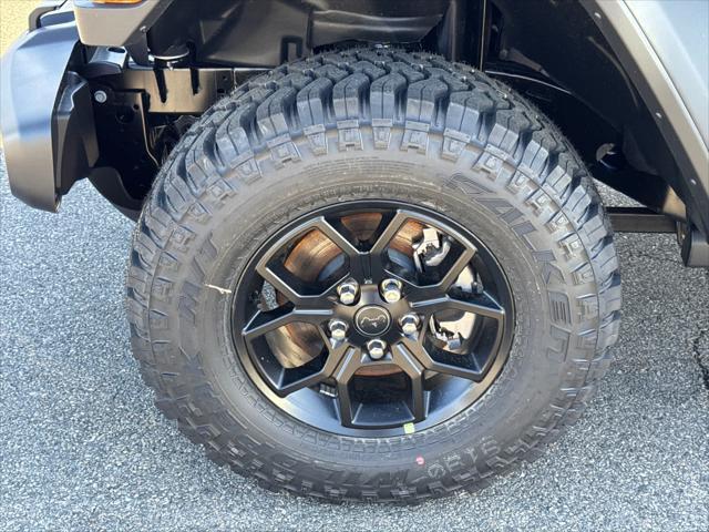 new 2025 Jeep Wrangler car, priced at $40,722
