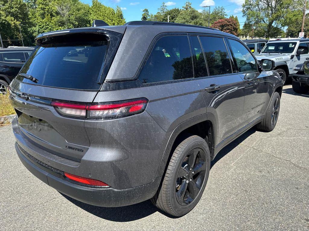 new 2025 Jeep Grand Cherokee car, priced at $42,766