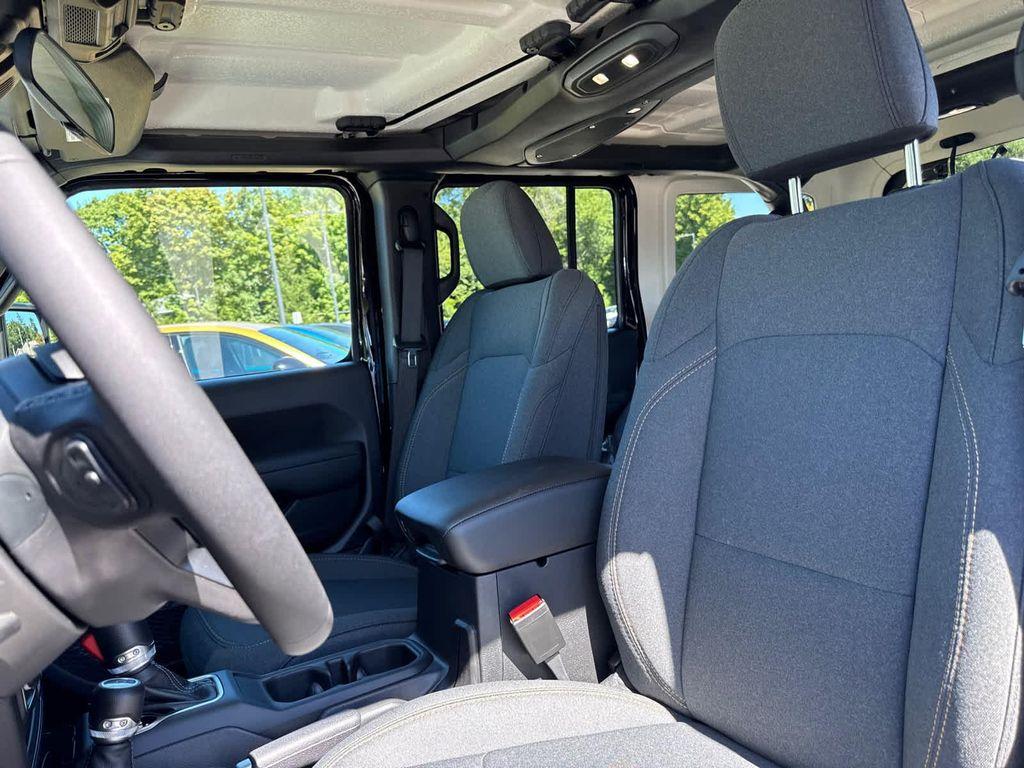 new 2025 Jeep Wrangler car, priced at $42,730