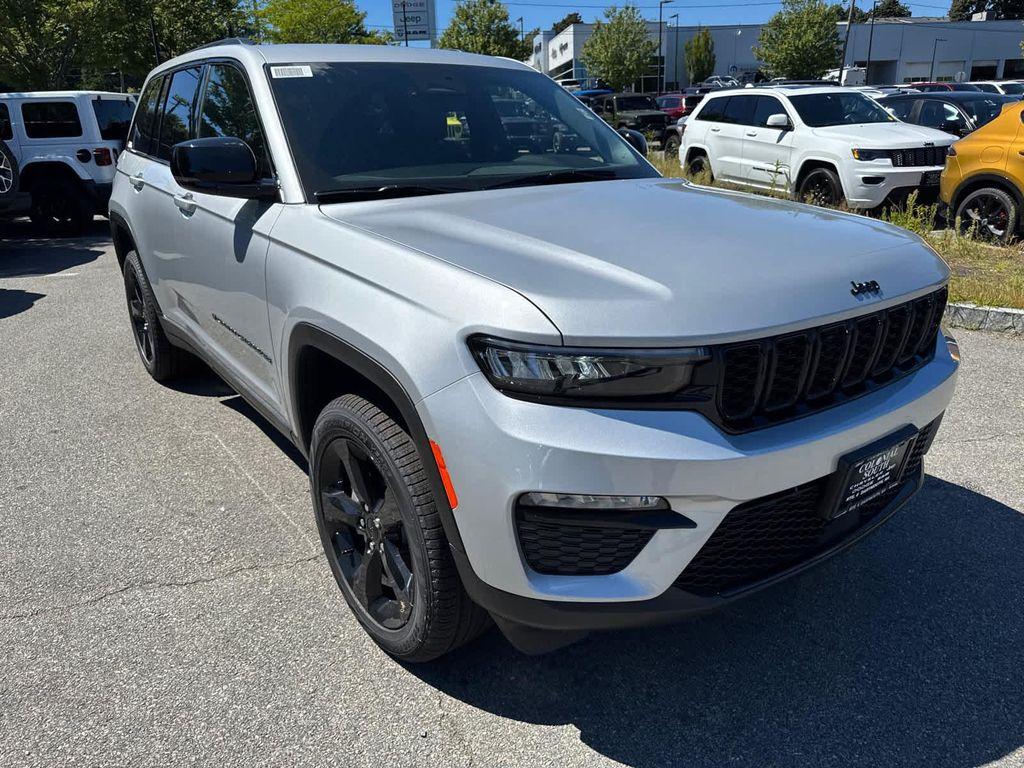 new 2025 Jeep Grand Cherokee car, priced at $45,964