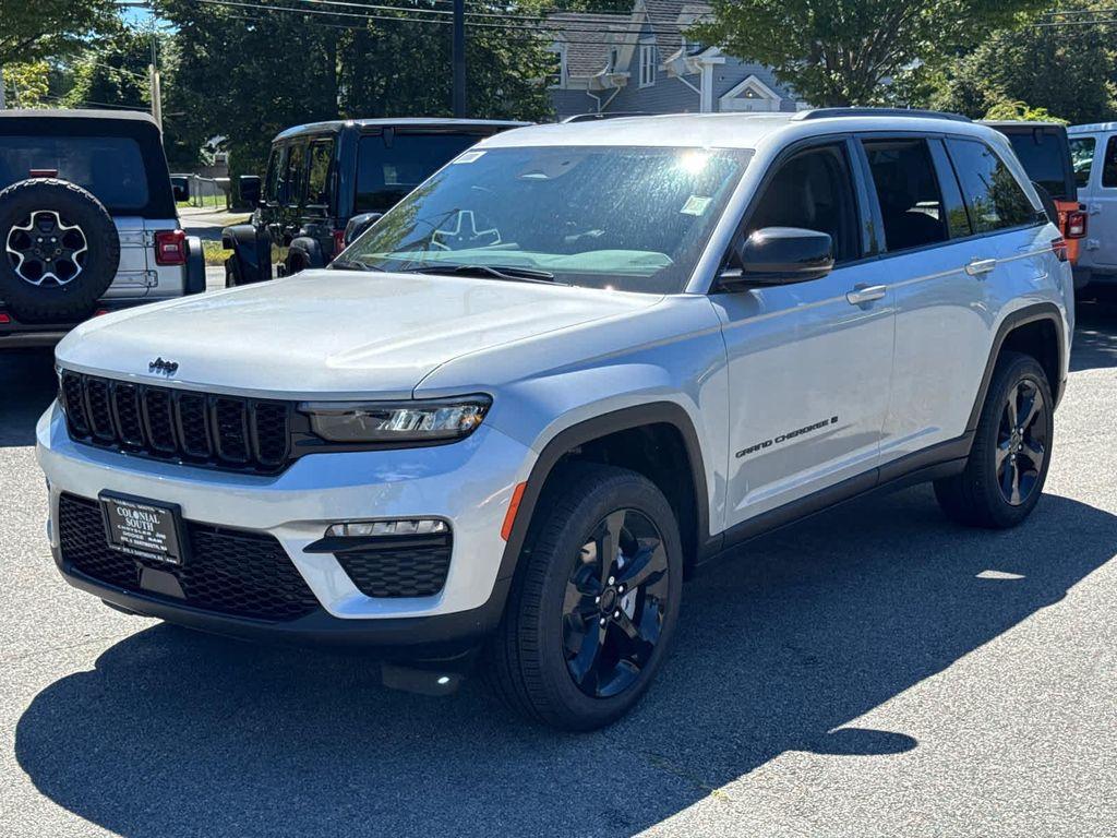 new 2025 Jeep Grand Cherokee car, priced at $45,964