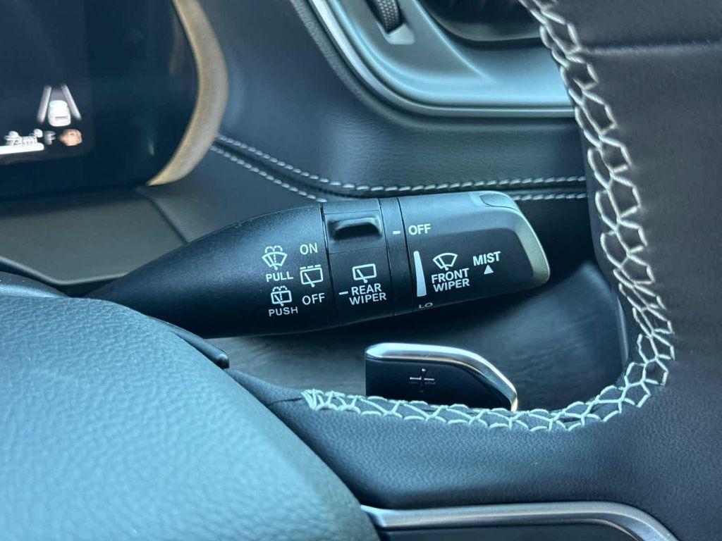 new 2025 Jeep Grand Cherokee car, priced at $45,964