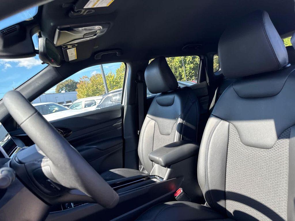 new 2026 Jeep Compass car, priced at $33,284