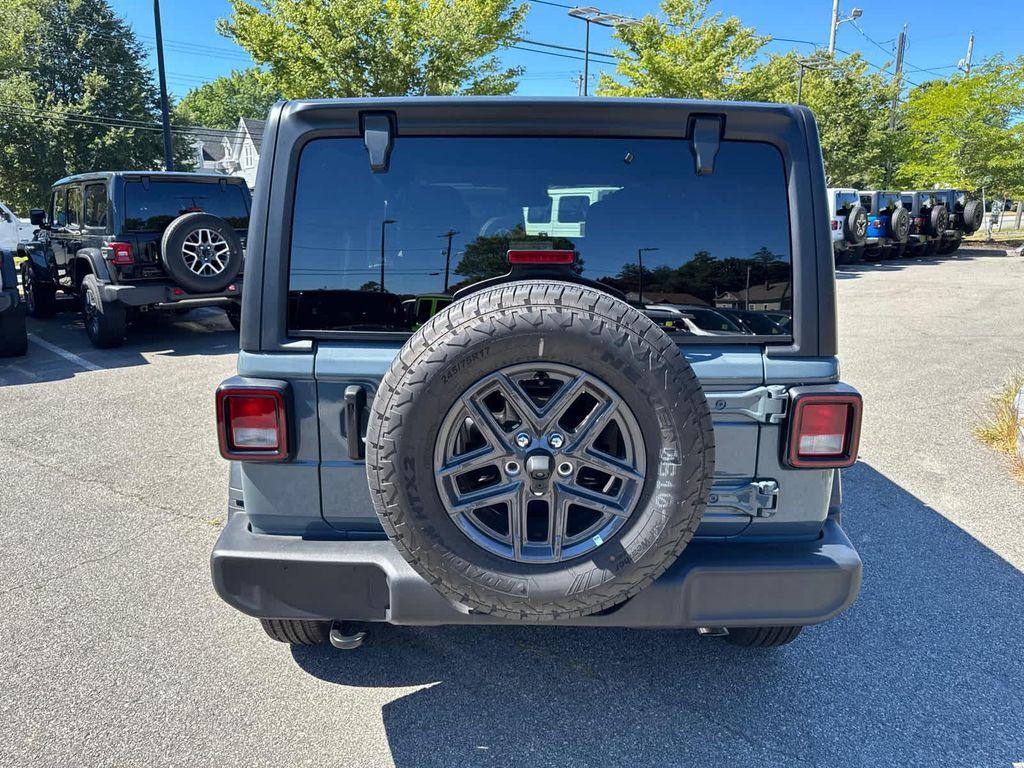 new 2025 Jeep Wrangler car, priced at $42,985