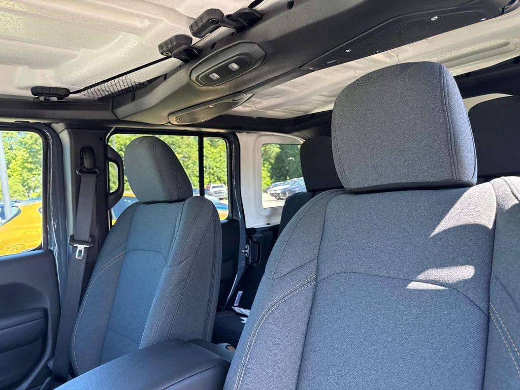 new 2025 Jeep Wrangler car, priced at $42,985