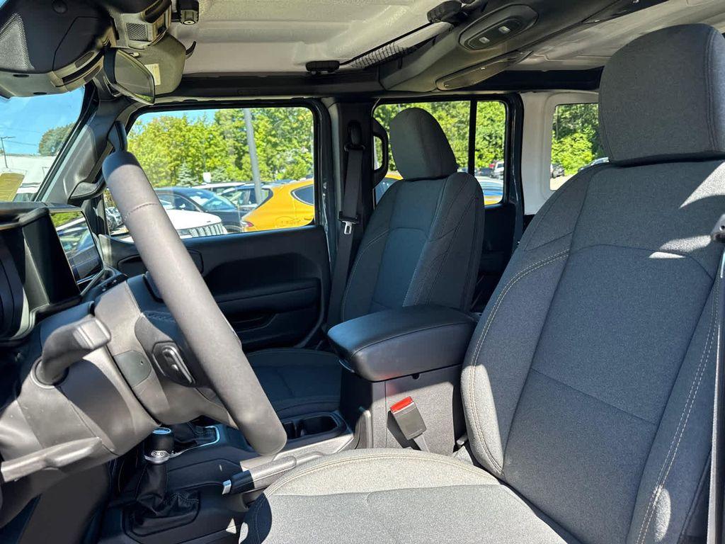 new 2025 Jeep Wrangler car, priced at $42,985