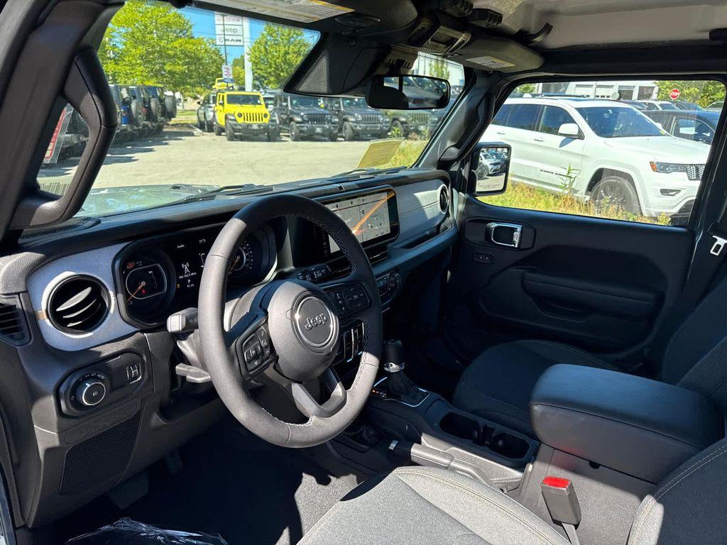 new 2025 Jeep Wrangler car, priced at $42,985
