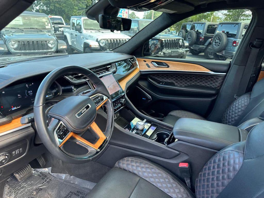 used 2022 Jeep Grand Cherokee car, priced at $45,900