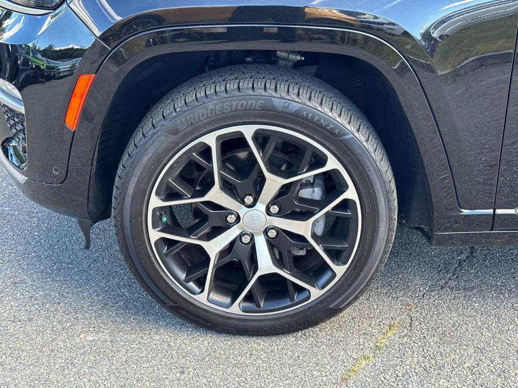 used 2022 Jeep Grand Cherokee car, priced at $45,900