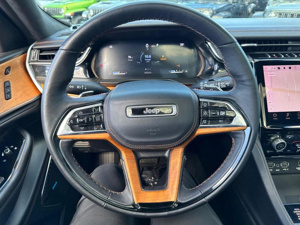 used 2022 Jeep Grand Cherokee car, priced at $45,900