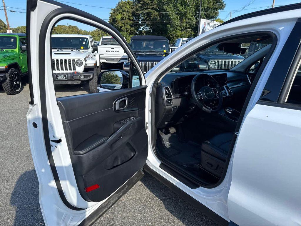 used 2022 Kia Sorento car, priced at $24,400