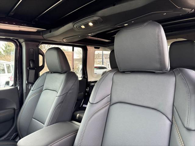 new 2025 Jeep Wrangler car, priced at $54,013