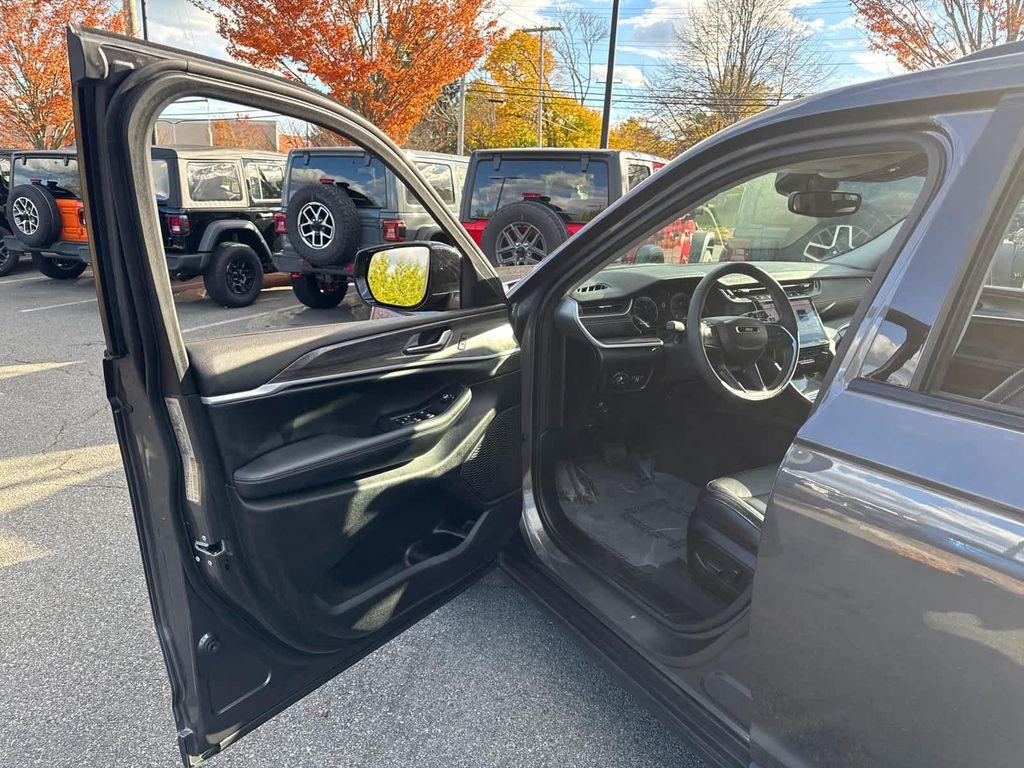 used 2023 Jeep Grand Cherokee L car, priced at $30,400