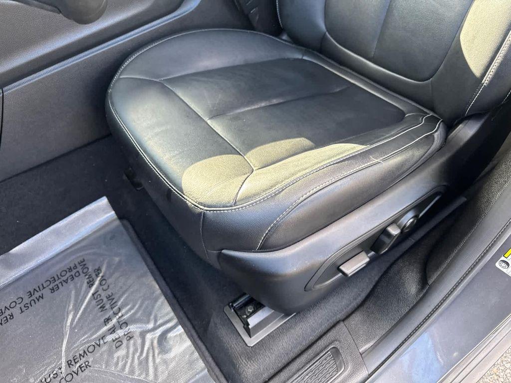 used 2023 Jeep Grand Cherokee L car, priced at $30,400