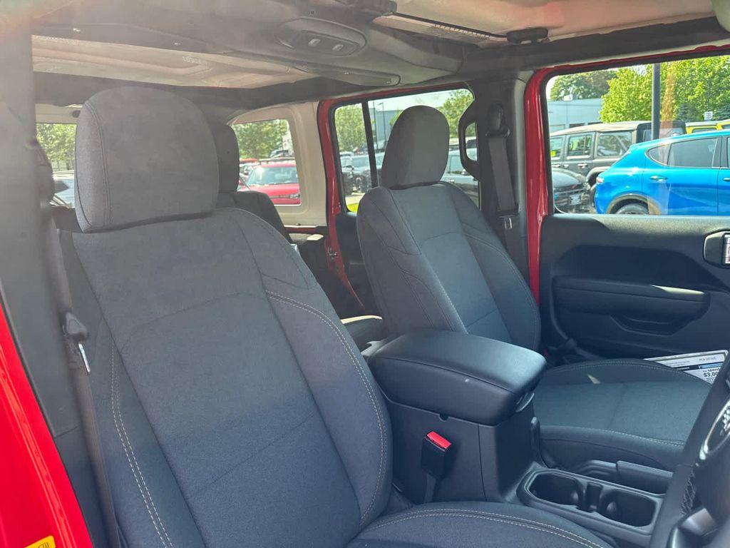 new 2025 Jeep Wrangler car, priced at $50,925