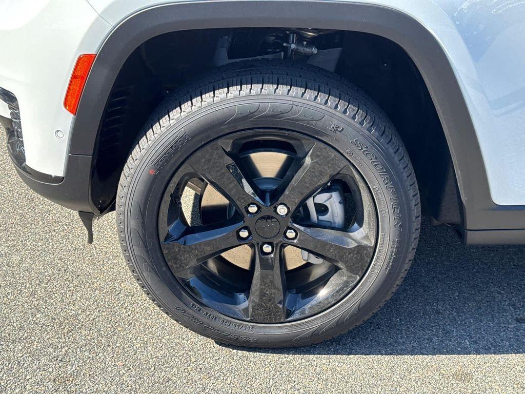 new 2025 Jeep Grand Cherokee L car, priced at $52,369