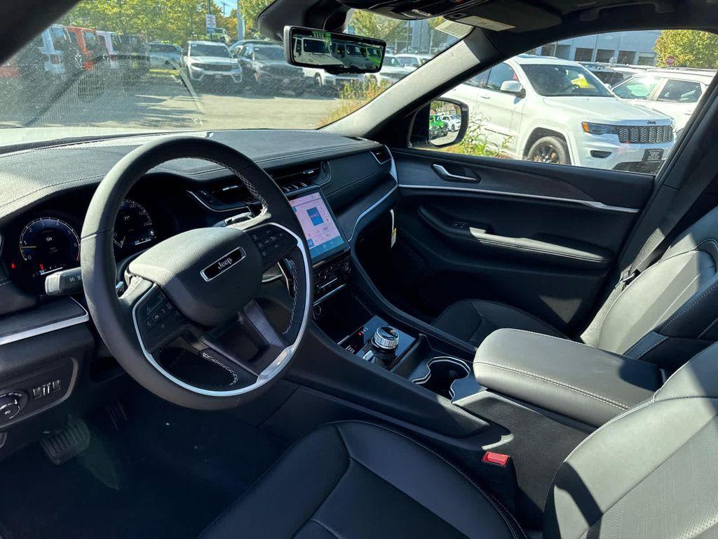 new 2025 Jeep Grand Cherokee L car, priced at $52,369
