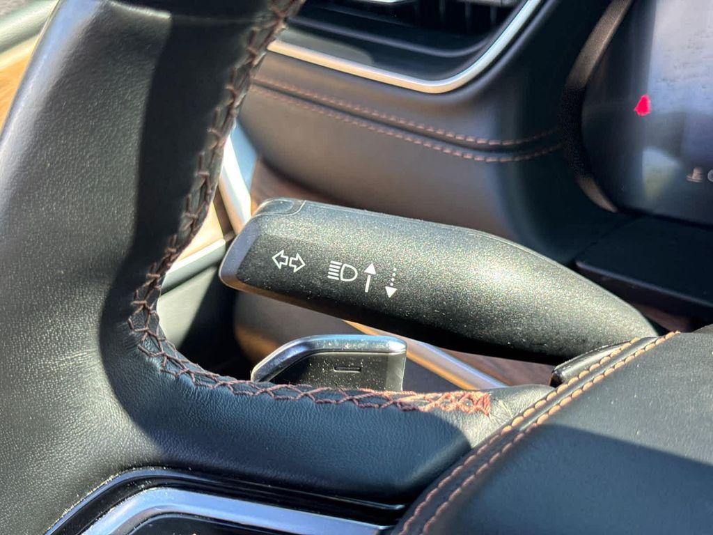 used 2022 Jeep Grand Cherokee car, priced at $40,400