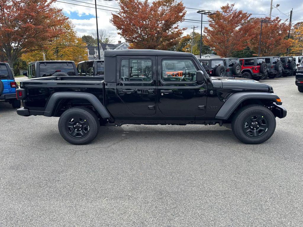 new 2025 Jeep Gladiator car, priced at $37,464