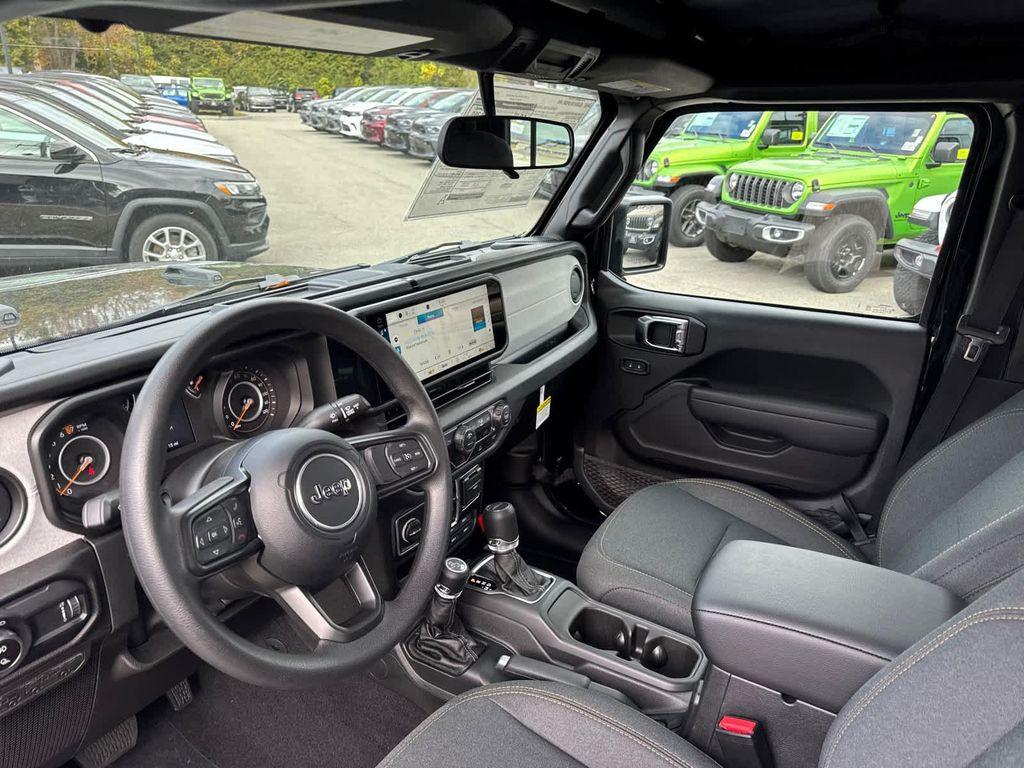 new 2025 Jeep Gladiator car, priced at $37,464