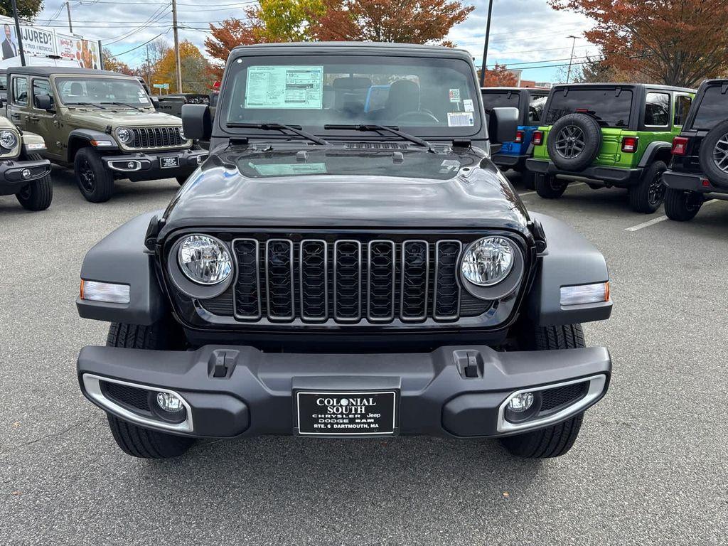 new 2025 Jeep Gladiator car, priced at $37,464