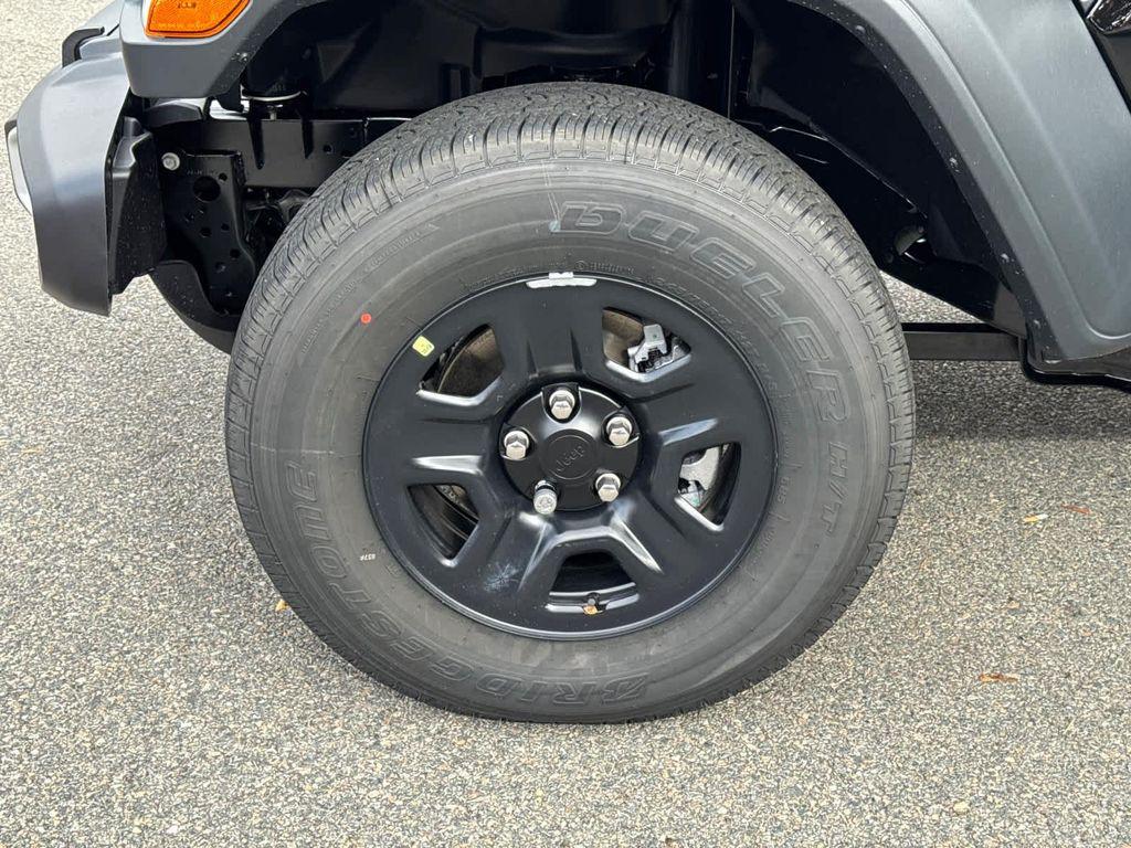 new 2025 Jeep Gladiator car, priced at $37,464