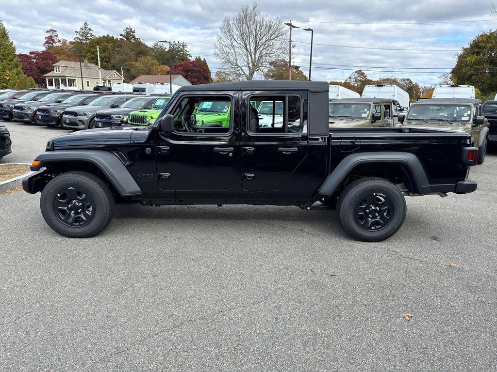 new 2025 Jeep Gladiator car, priced at $37,464