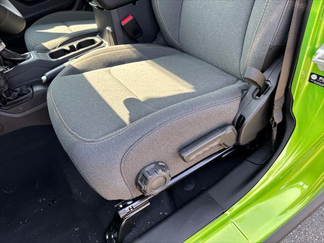 new 2025 Jeep Gladiator car, priced at $43,960