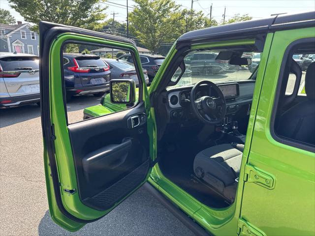 new 2025 Jeep Gladiator car, priced at $43,960
