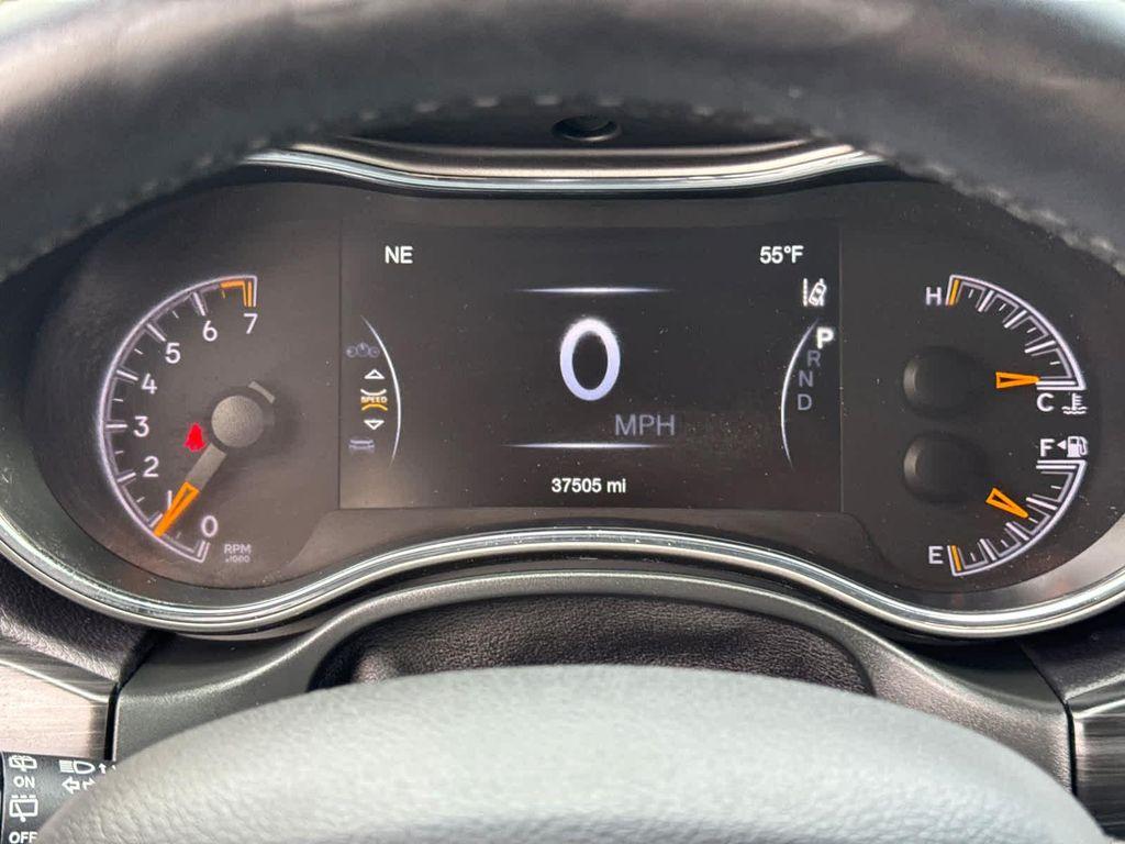 used 2021 Jeep Grand Cherokee car, priced at $27,900