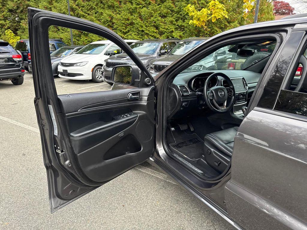 used 2021 Jeep Grand Cherokee car, priced at $27,900