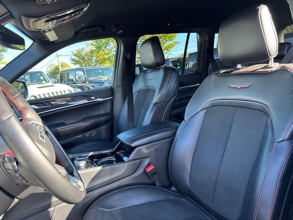 used 2022 Jeep Grand Cherokee car, priced at $37,989