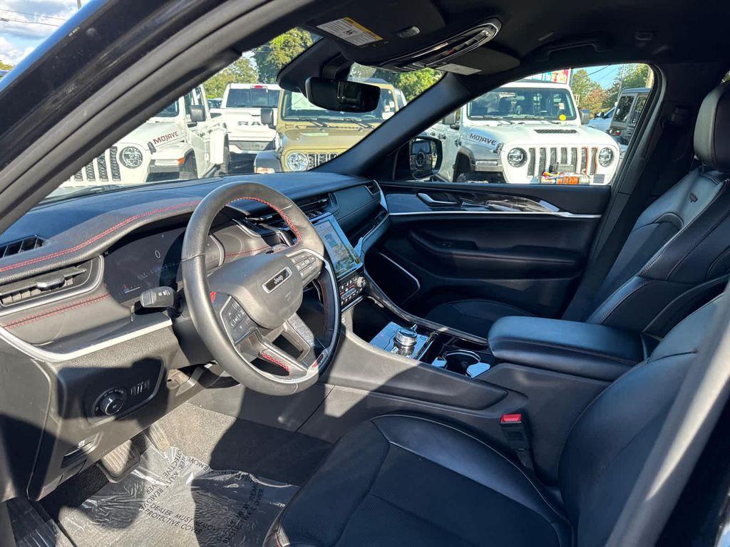 used 2022 Jeep Grand Cherokee car, priced at $37,989