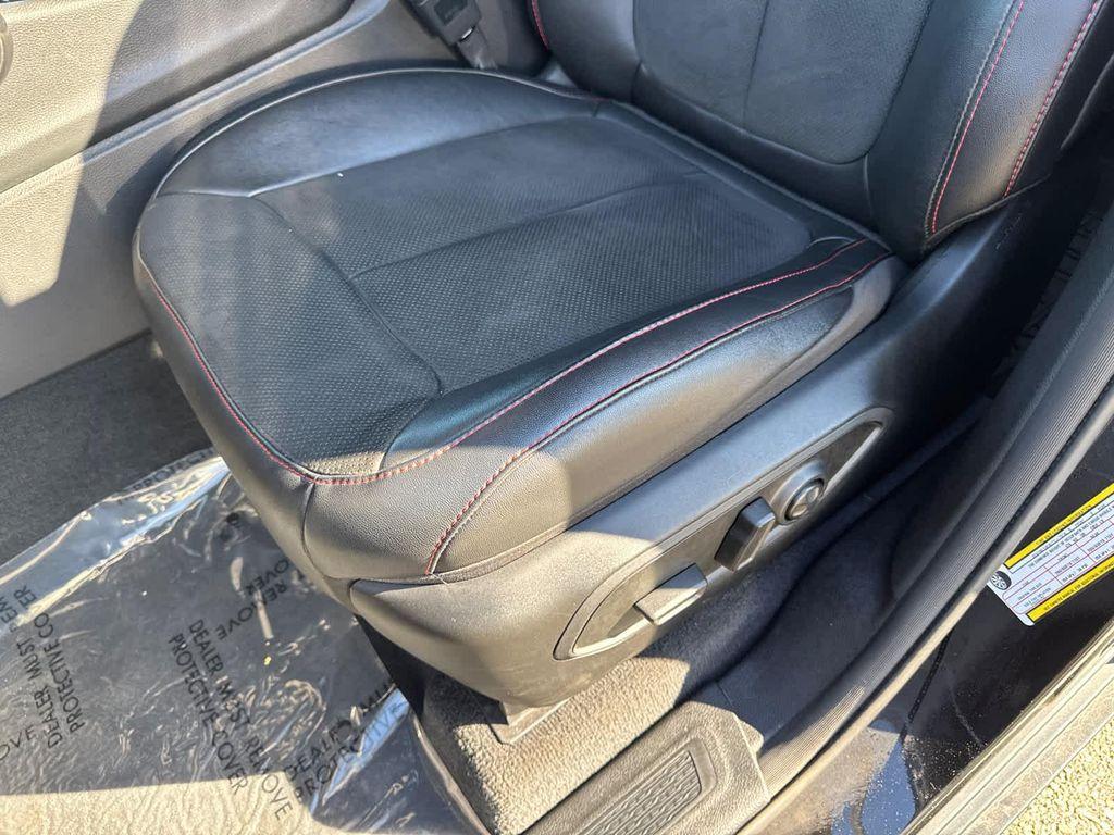 used 2022 Jeep Grand Cherokee car, priced at $37,989