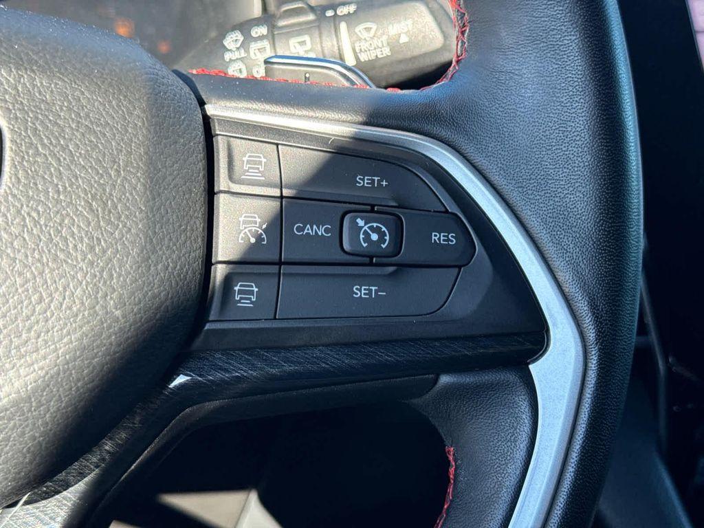 used 2022 Jeep Grand Cherokee car, priced at $37,989