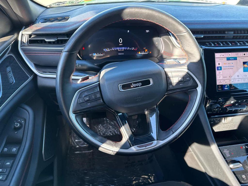 used 2022 Jeep Grand Cherokee car, priced at $37,989