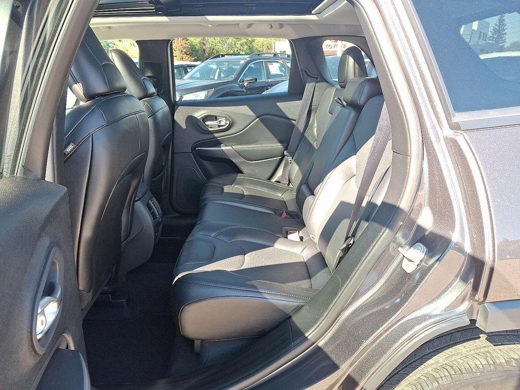 used 2022 Jeep Cherokee car, priced at $23,491